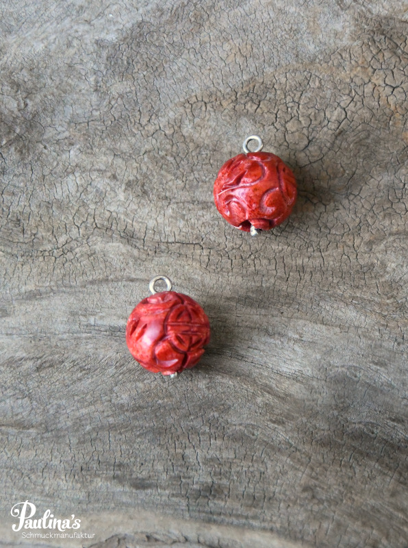 Schaumkoralle-Kugel graviert für Heilkreis-Ohrgehänge