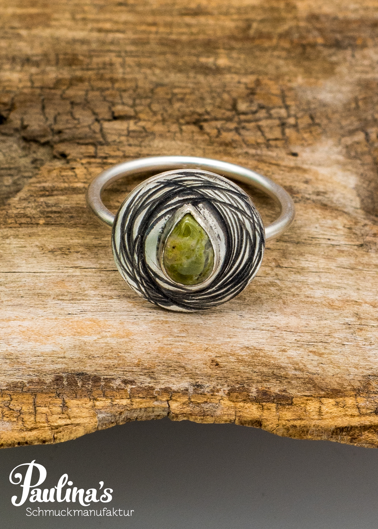 Ring mit Unakit und Sterling-Silber